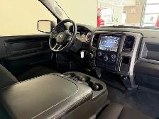 2020 Ram 1500 Classic Express 1500 / 4x4 / Crew Cab / Hemi - Photo 11