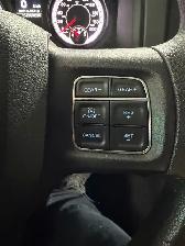 2020 Ram 1500 Classic Express 1500 / 4x4 / Crew Cab / Hemi - Photo 19