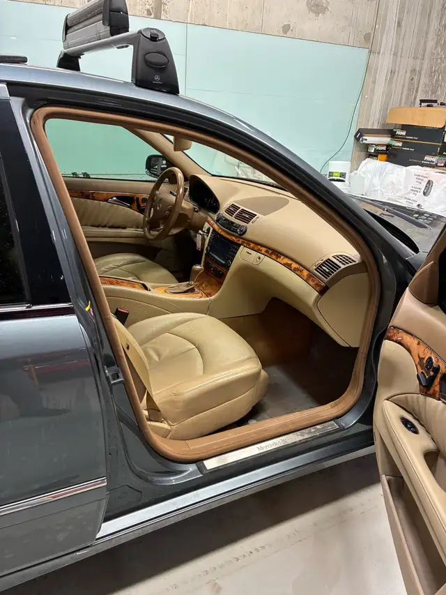 MERCEDES BENZ E350 SEDAN 4 MATIC - Photo 7