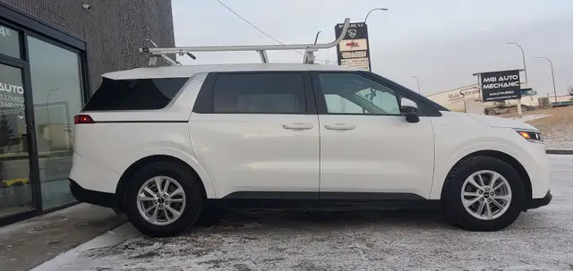 2022 KIA CARNIVAL LX Commercial Van - RemoteStarter, Cargo Space - Photo 4