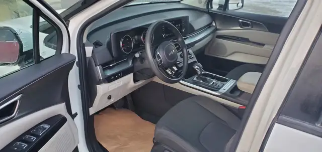 2022 KIA CARNIVAL LX Commercial Van - RemoteStarter, Cargo Space - Photo 8