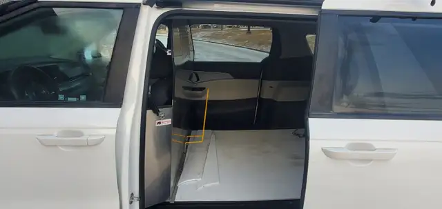 2022 KIA CARNIVAL LX Commercial Van - RemoteStarter, Cargo Space - Photo 9