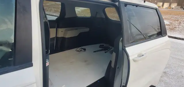 2022 KIA CARNIVAL LX Commercial Van - RemoteStarter, Cargo Space - Photo 10