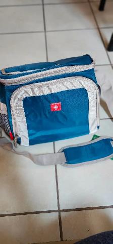 Brand NEW Terra Gear 24 can cooler bag/lunch bag