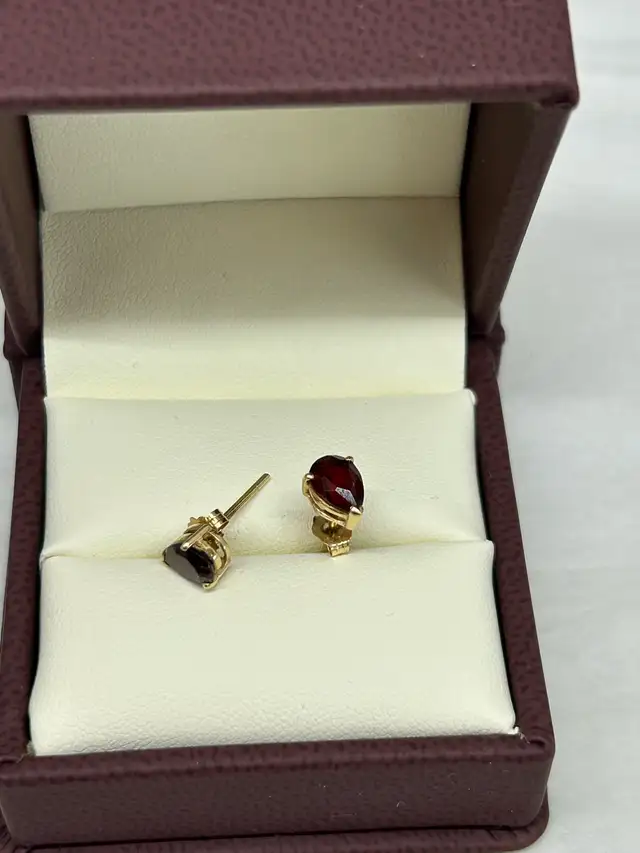 GARNET COLLECTION - Photo 2