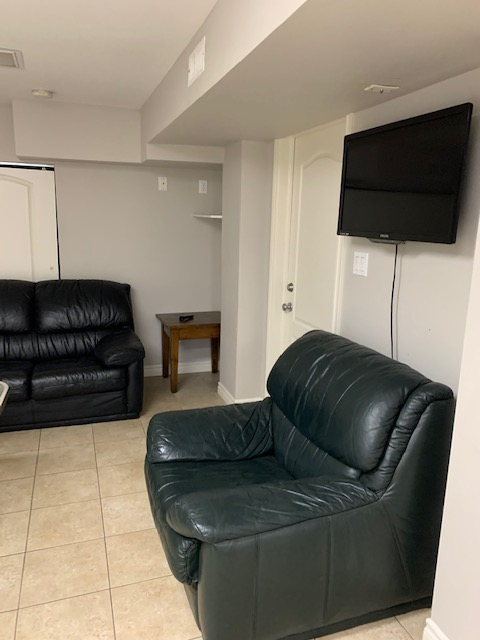 McMaster University Student Housing Rental - Photo 10