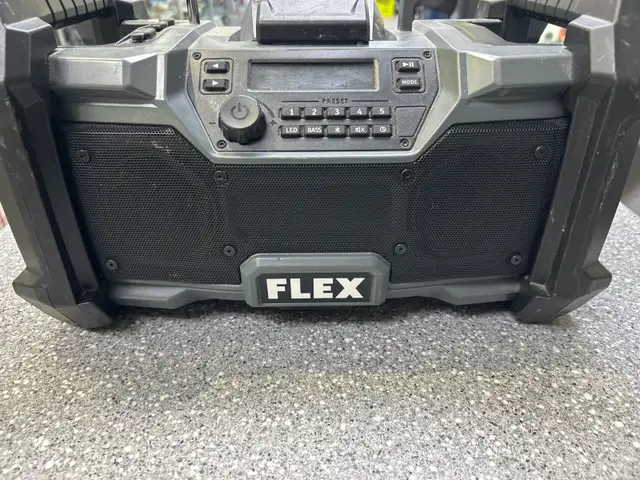 Flex FX5351 24V Jobsite radio - Photo 2