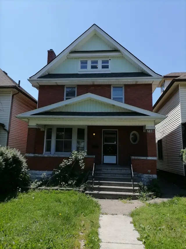 PRIVATE ROOM in a Large Home - Photo 2