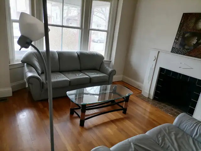 PRIVATE ROOM in a Large Home - Photo 3