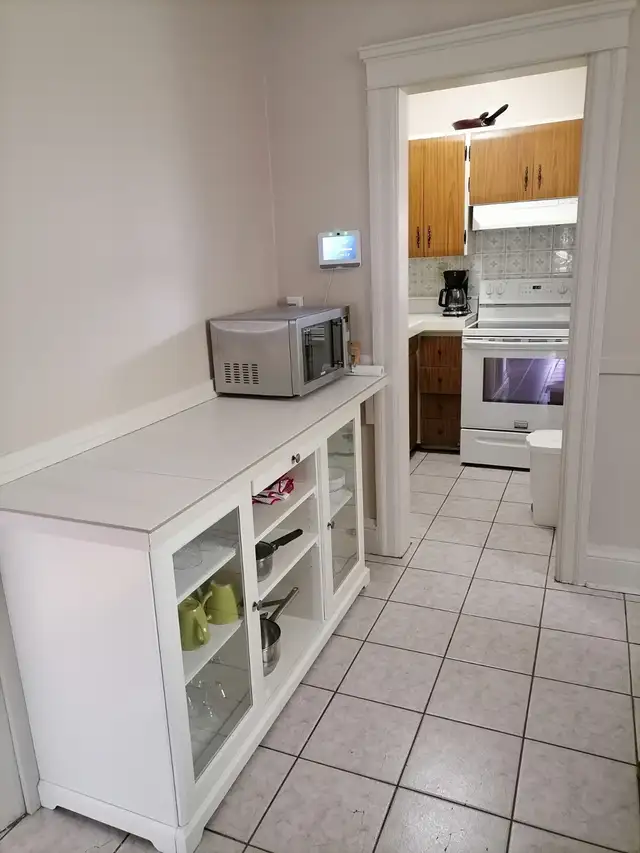 PRIVATE ROOM in a Large Home - Photo 12