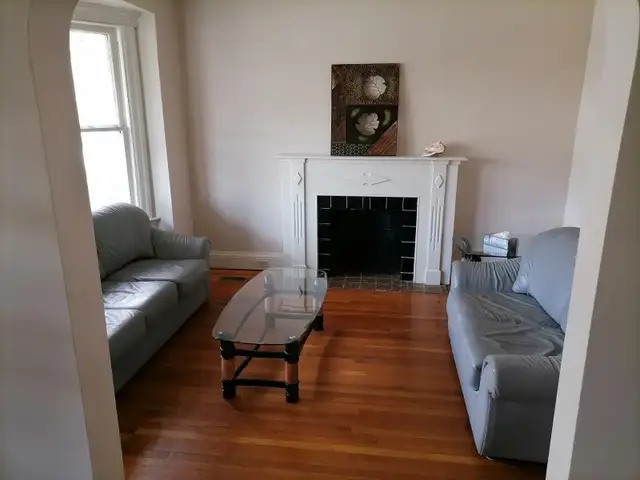 PRIVATE ROOM in a Large Home - Photo 13