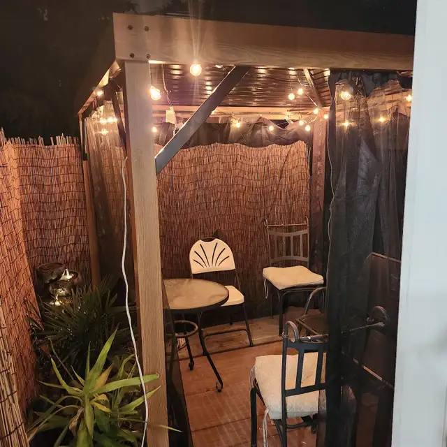 Large Room in Beautiful Central Townhouse, all utilities includ - Photo 9