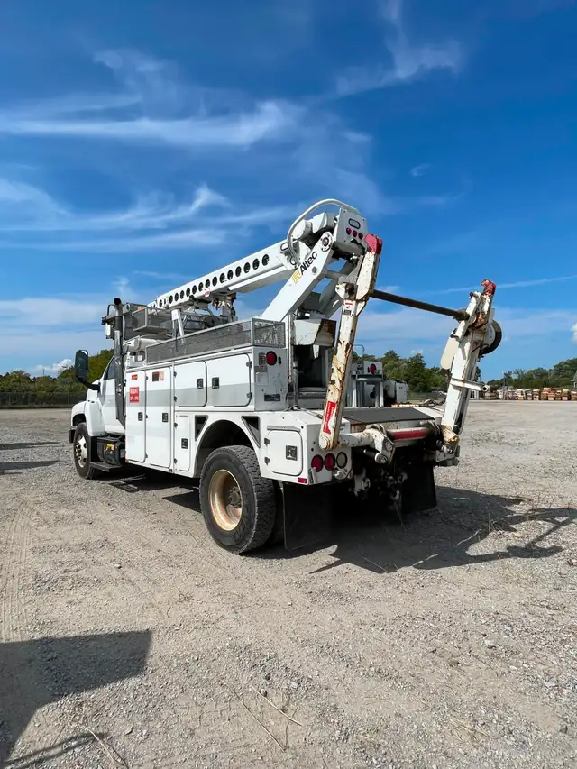 2009 GMC C8500 Altec AT40C Cable Puller - Photo 3