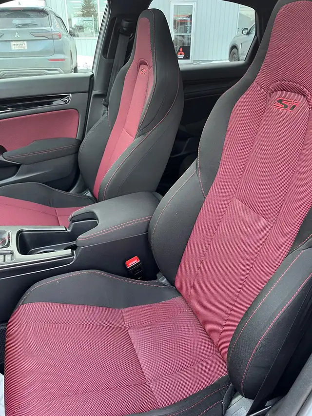 2025 Honda Civic SI - Photo 6
