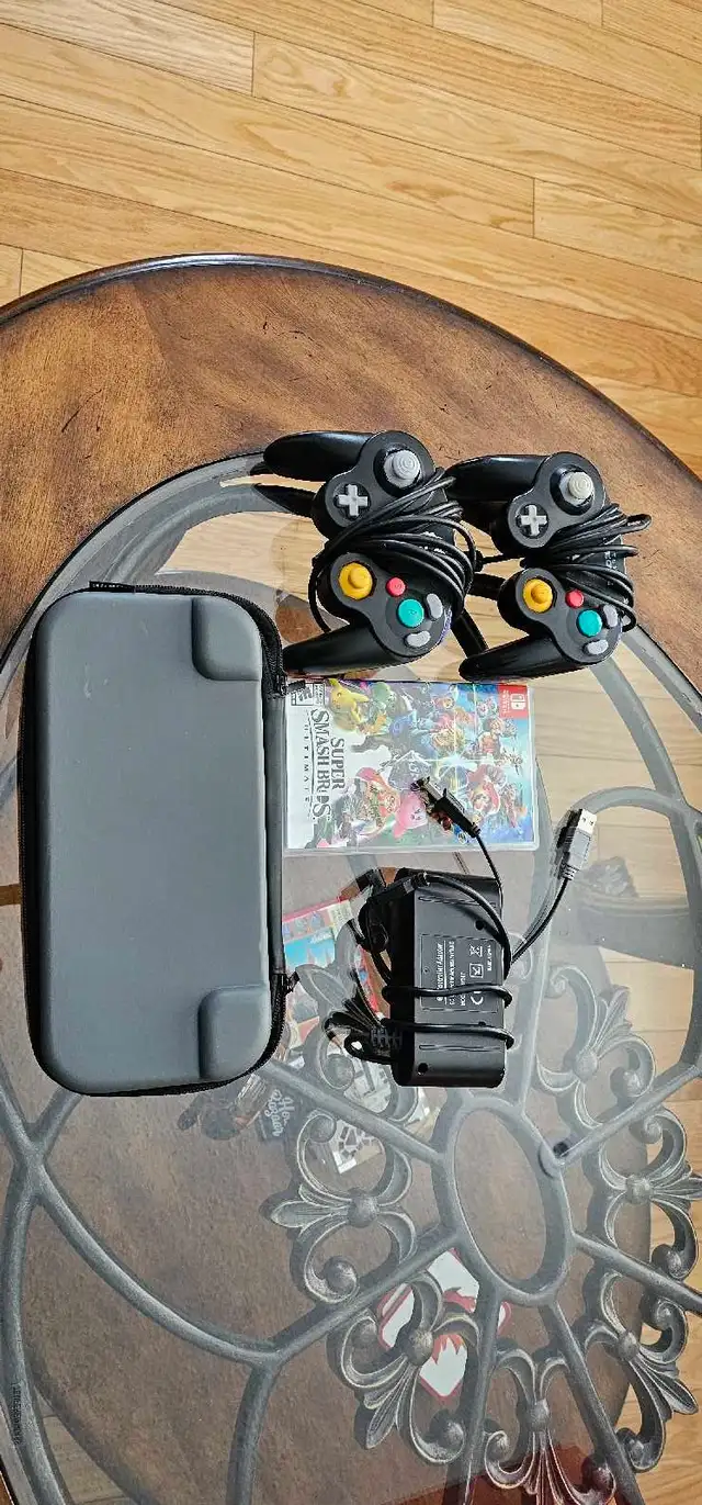 Nintendo Switch console with accessories - Photo 4