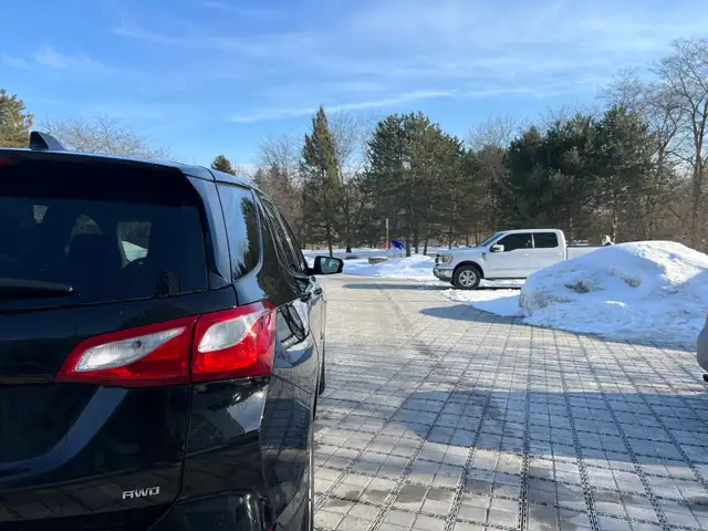 2019 Chevy equinox awd - Photo 4