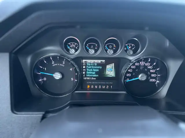 2015 Ford Super Duty F-350 SRW - Photo 12