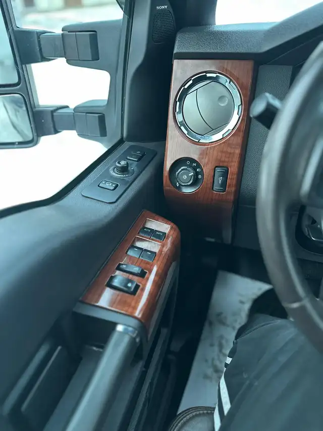 2015 Ford Super Duty F-350 SRW - Photo 13