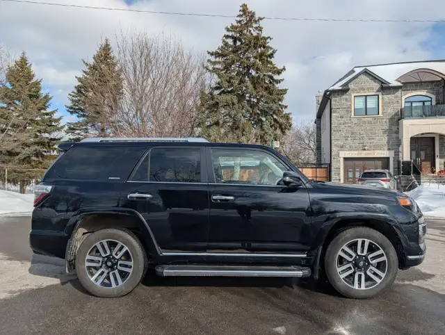 2015 Toyota 4Runner Premium • One Owner Clean Carfax - Photo 8