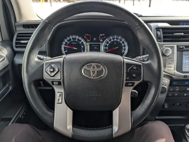 2015 Toyota 4Runner Premium • One Owner Clean Carfax - Photo 13