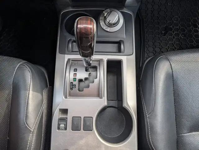 2015 Toyota 4Runner Premium • One Owner Clean Carfax - Photo 19