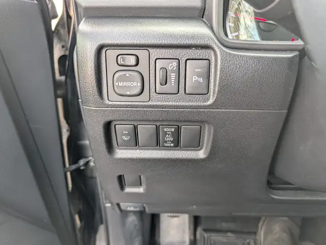 2015 Toyota 4Runner Premium • One Owner Clean Carfax - Photo 20