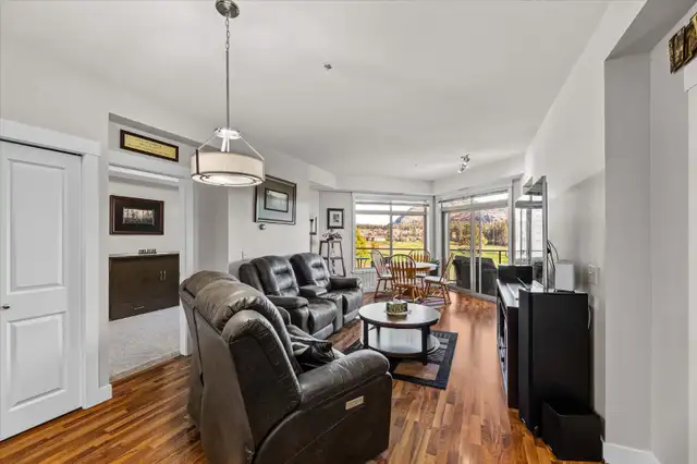 Immaculate 2-Bed/Bath Condo with Spectacular Lake and Golf Views - Photo 4