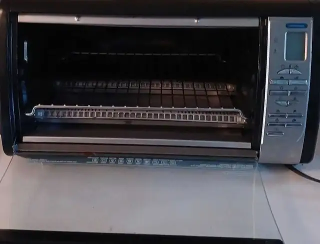 Used Black & Decker Convection Toaster Oven - Photo 2