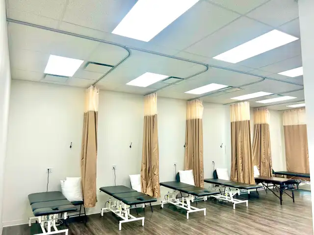 Quality Ceiling Installation - Commercial & Residential - Photo 8