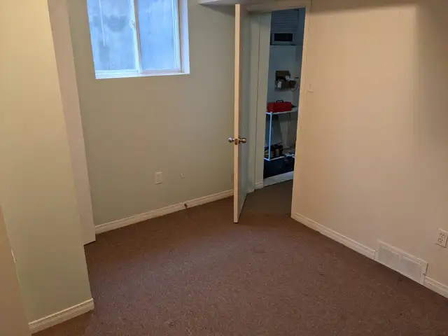 2 bedroom 1 bath basement unit near Conestoga college - Photo 2