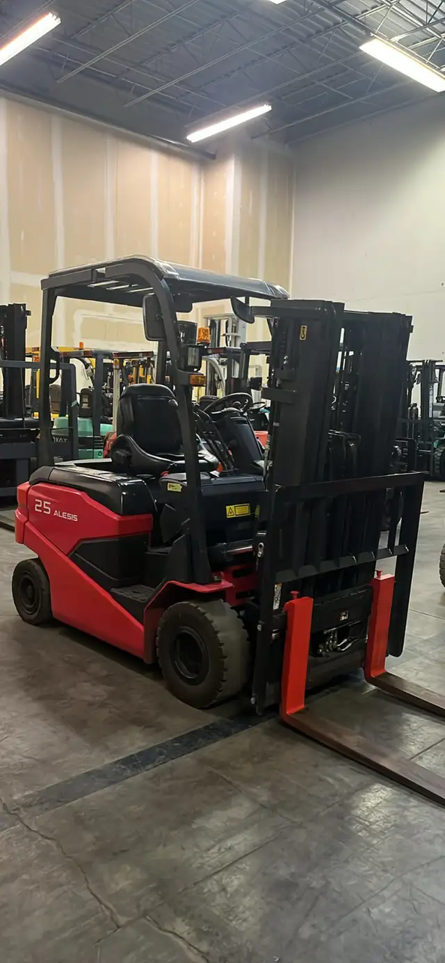 Nichiyu Electric Forklift 5500lbs Reach 13 feet - Photo 6