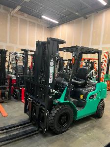 Mitsubishi LPG Forklift 5500lbs 3 Stage reach 15.4 feet