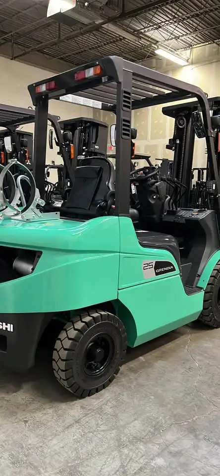 Mitsubishi LPG Forklift 5500lbs 3 Stage reach 15.4 feet - Photo 5