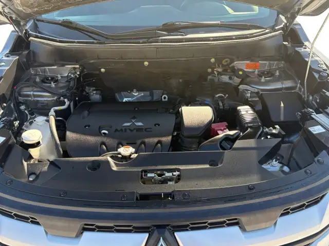 2021 Mitsubishi RVR - Photo 8