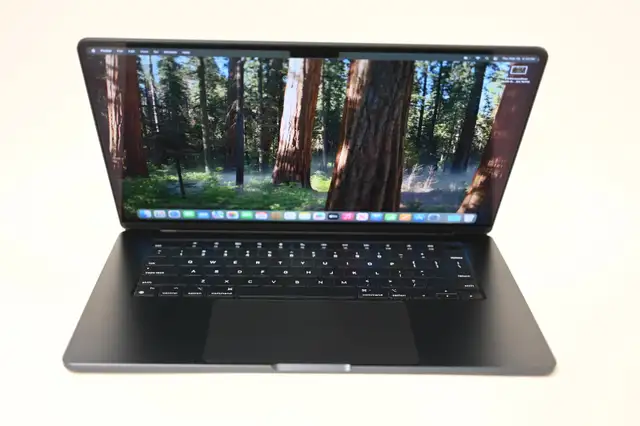 Macbook Air 15' M3 512gb 16gb 2024 in good and working condition - Photo 2