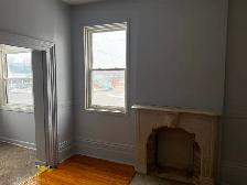 AVAILABLE NOW!  SUNNY 1 bedroom apt. close to downtown Brantford