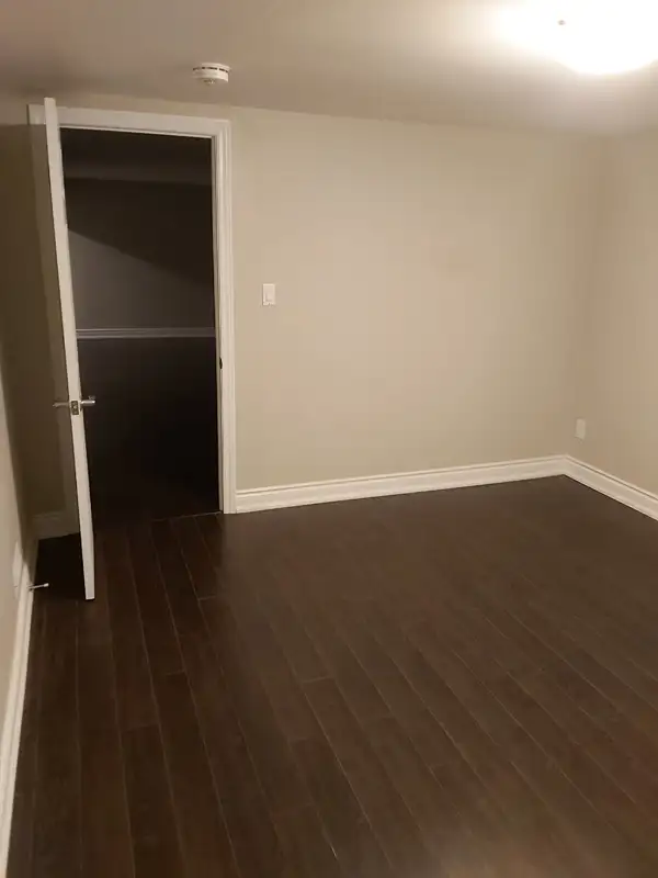 One Bedroom Basement Apartment in Hamilton - Photo 2