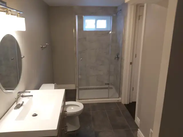 One Bedroom Basement Apartment in Hamilton - Photo 4