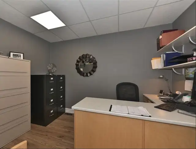 918 Oxford St E London (at Sterling St.) - For Lease $2495 - Photo 4