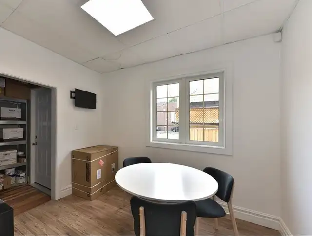 918 Oxford St E London (at Sterling St.) - For Lease $2495 - Photo 6