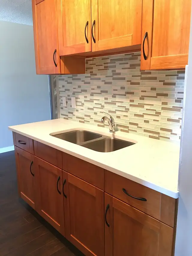 Bright & Spacious 2-Bedroom Apartment – Water & Heat Included - Photo 4