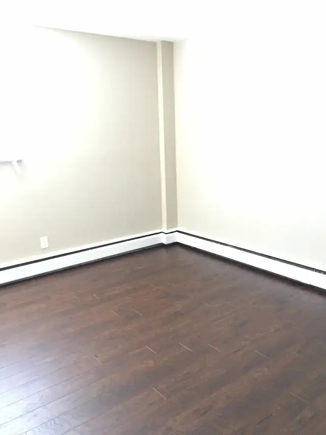 Bright & Spacious 2-Bedroom Apartment – Water & Heat Included - Photo 5