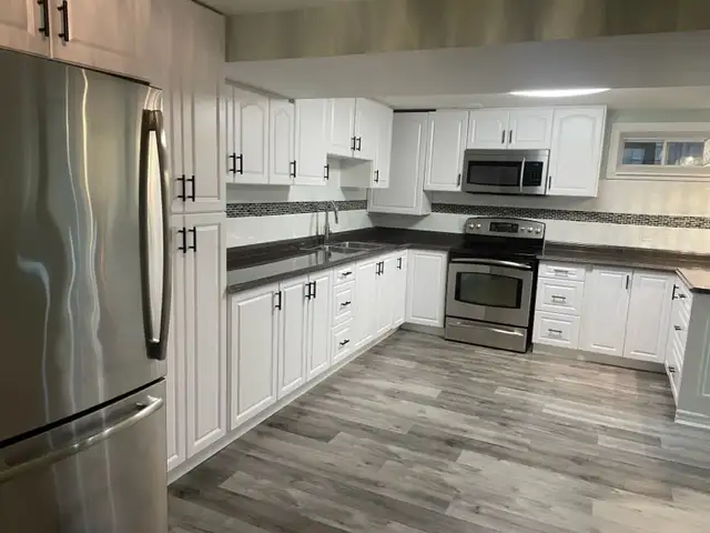 LUXURIOUS Walkout Basement Available NOW in Pickering - Photo 8