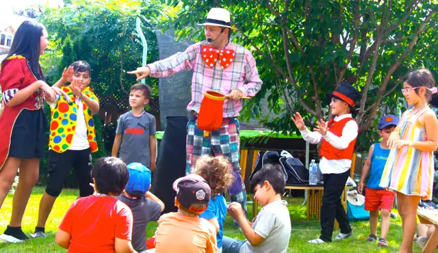 CLOWN FOR KIDS BIRTHDAY PARTY! MR. FUN!  FUN CLOWN MAGIC SHOW! - Photo 3
