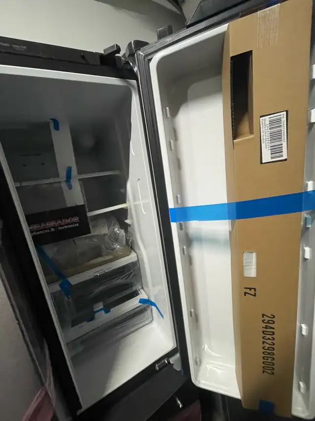 NEW 33" GE Interior Water & Ice Dispenser Fridge (Stainless Stee - Photo 6