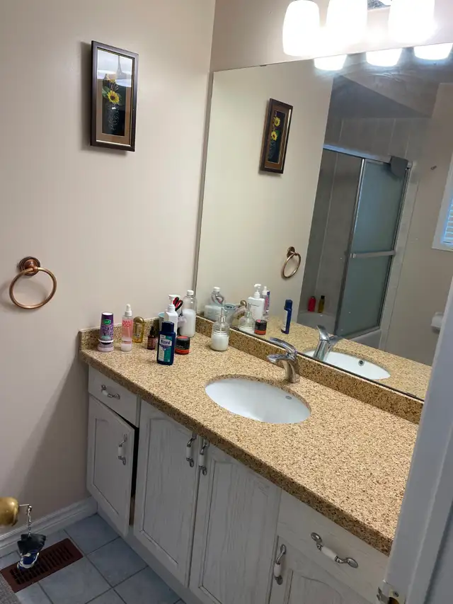 Furnished Room Available in Mississauga - Photo 3