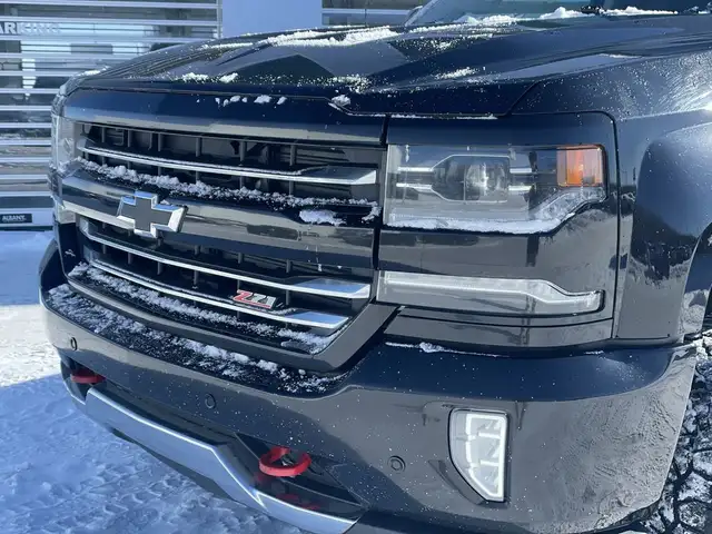2018 Chevrolet Silverado 1500 LTZ - Photo 3