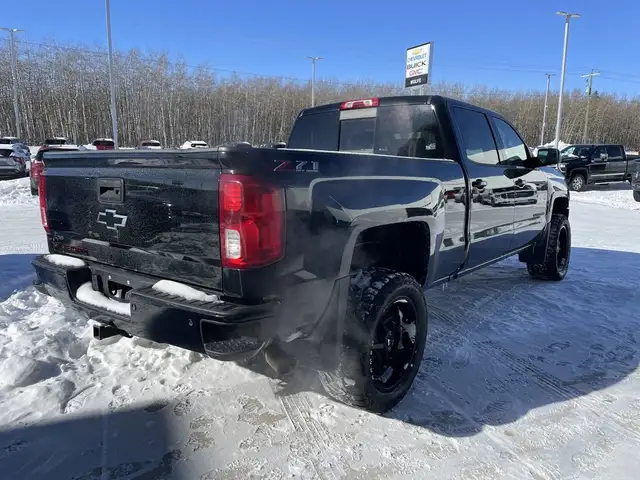 2018 Chevrolet Silverado 1500 LTZ - Photo 9