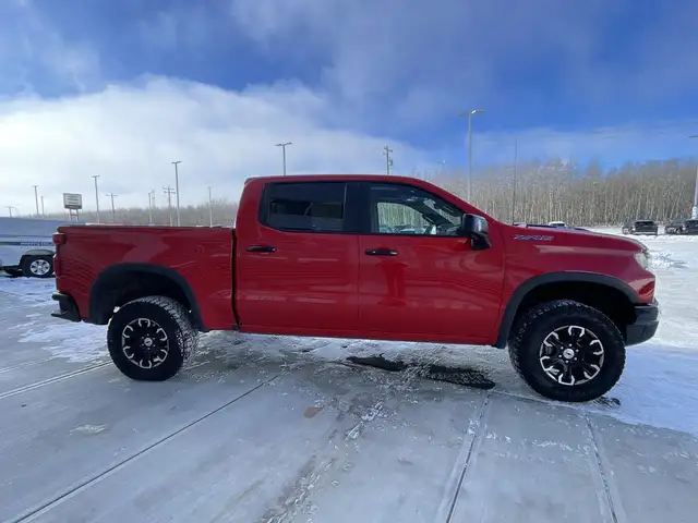 2024 Chevrolet Silverado 1500 ZR2 - Photo 10