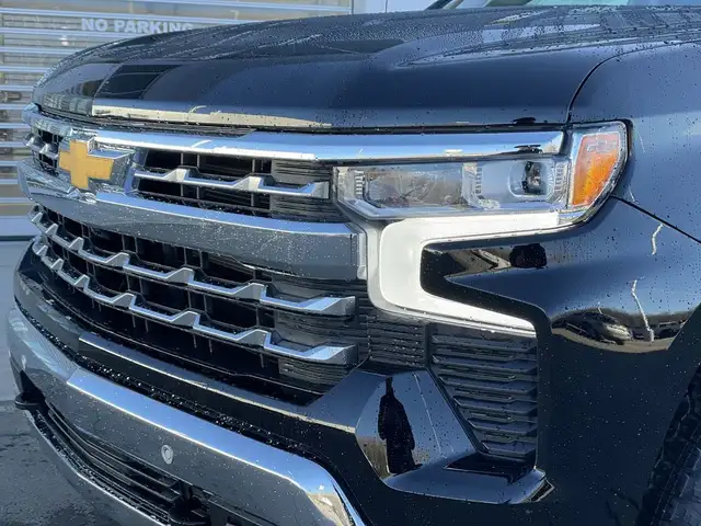 2025 Chevrolet Silverado 1500 LTZ - Photo 3